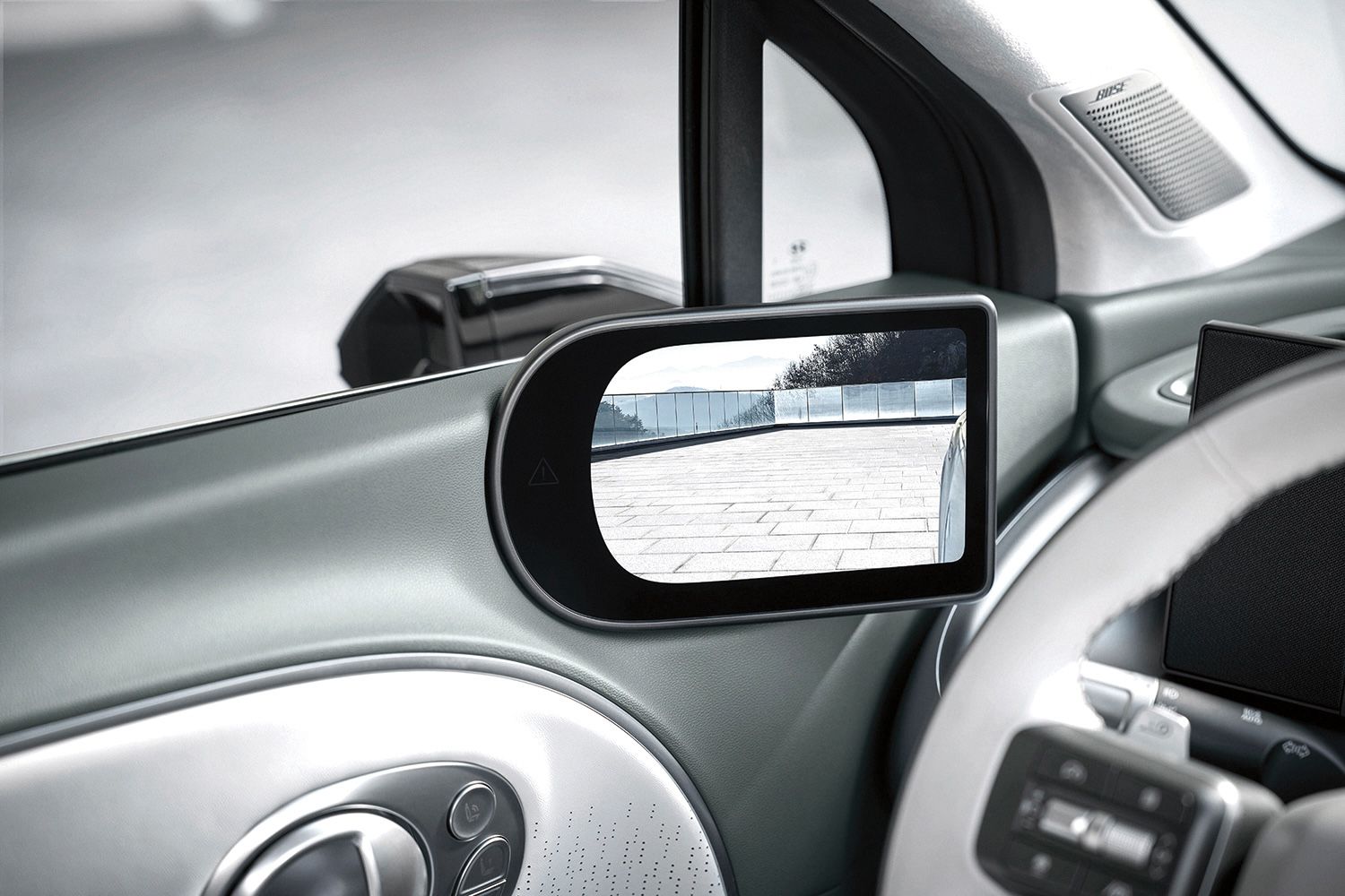 El monitor interior de los espejos laterales digitales dentro del IONIQ 9.